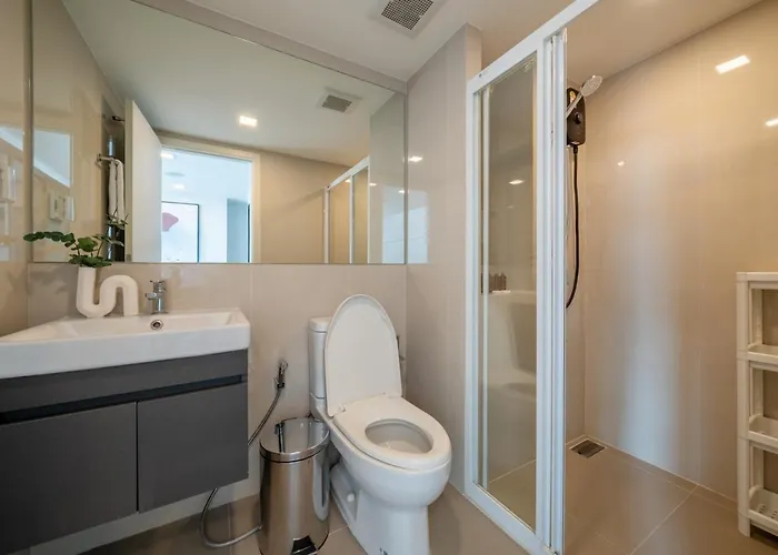 Near Bts L Duplex 42 Sqm L Rooptop Pool * 曼谷